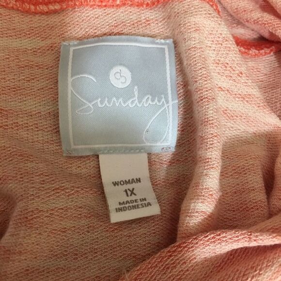 Dress Barn Sunday Hooded Short Sleeve Top - Picture 3 of 3